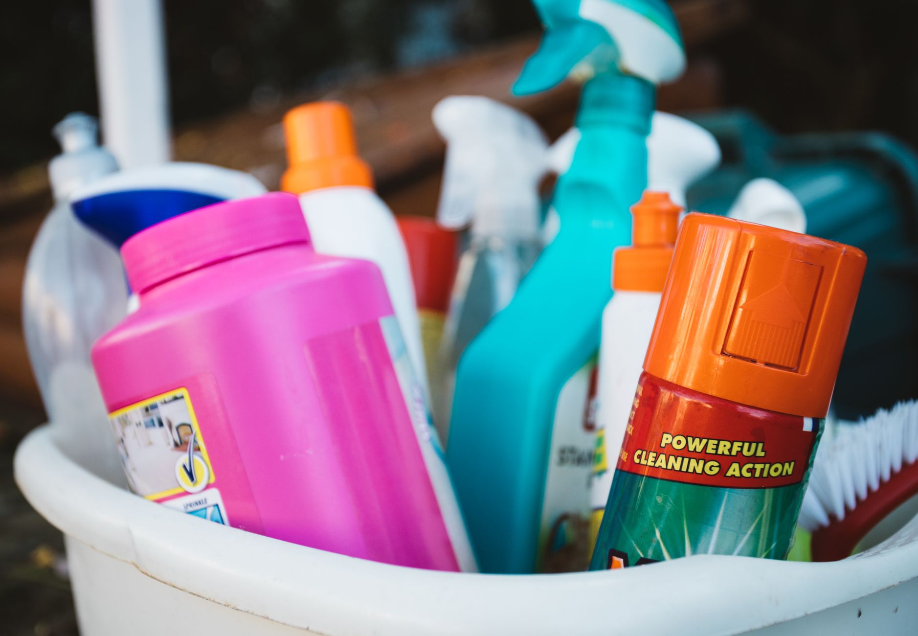 Cleaning in Twenty Minute Blocks When the Week Is Full - cleaning routines